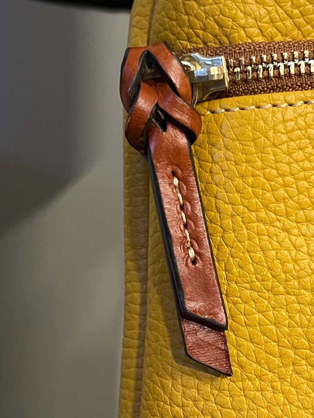 Dooney & Bourke NEW Mustard Yellow Pebble Leather Large Crossbody Purse and Matc - Picture 14 of 15